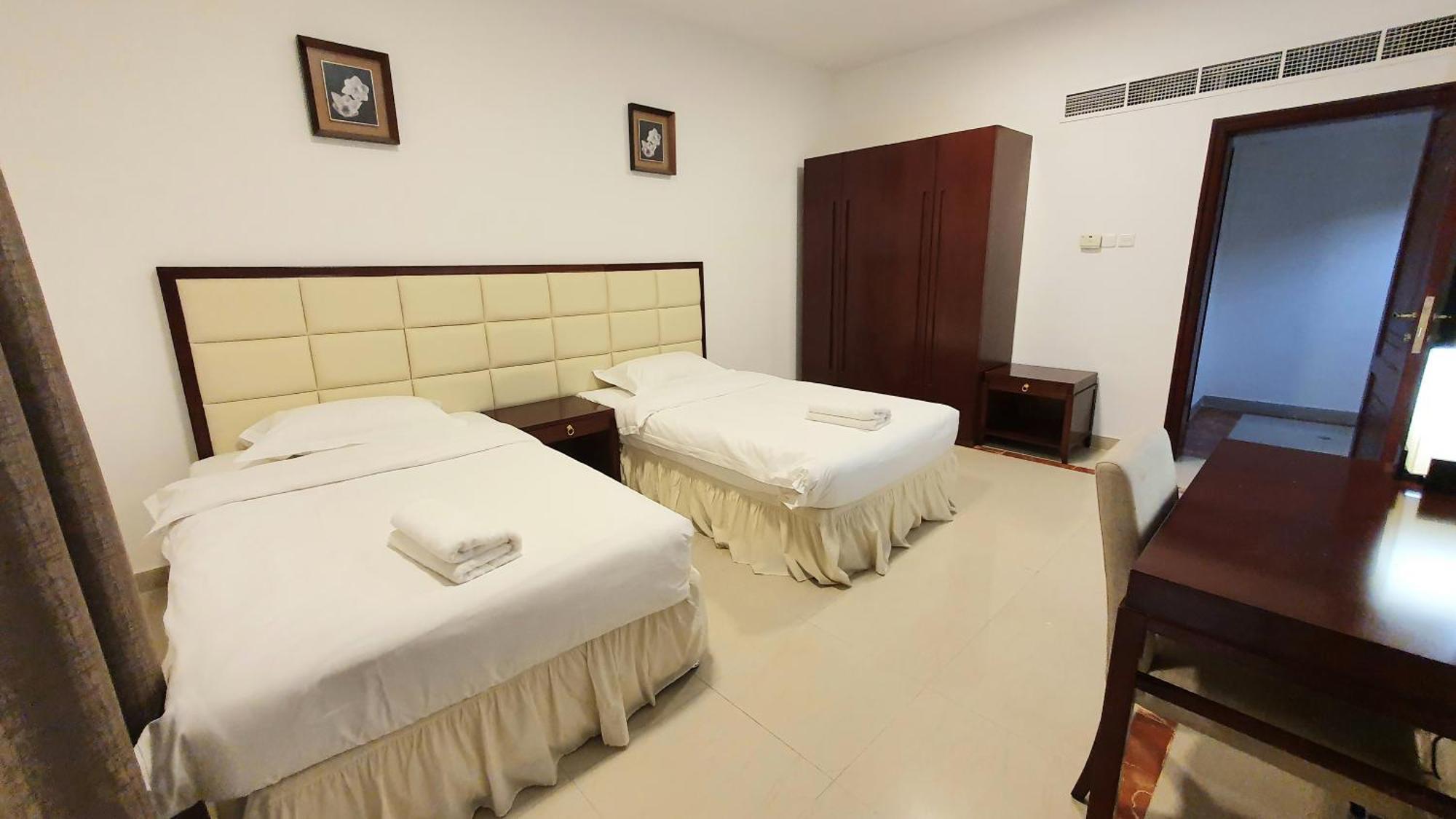 Aparthotel Oasis Residences 4*
